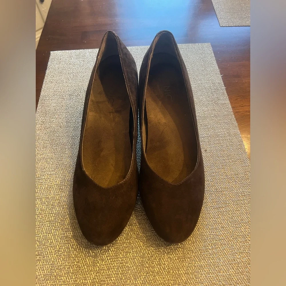 Vionic‎ suede wedge shoes